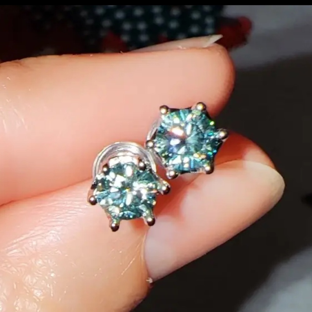 Certified 1ct t.w. Moissanite Green Filigree Basket Stud Earrings NEW